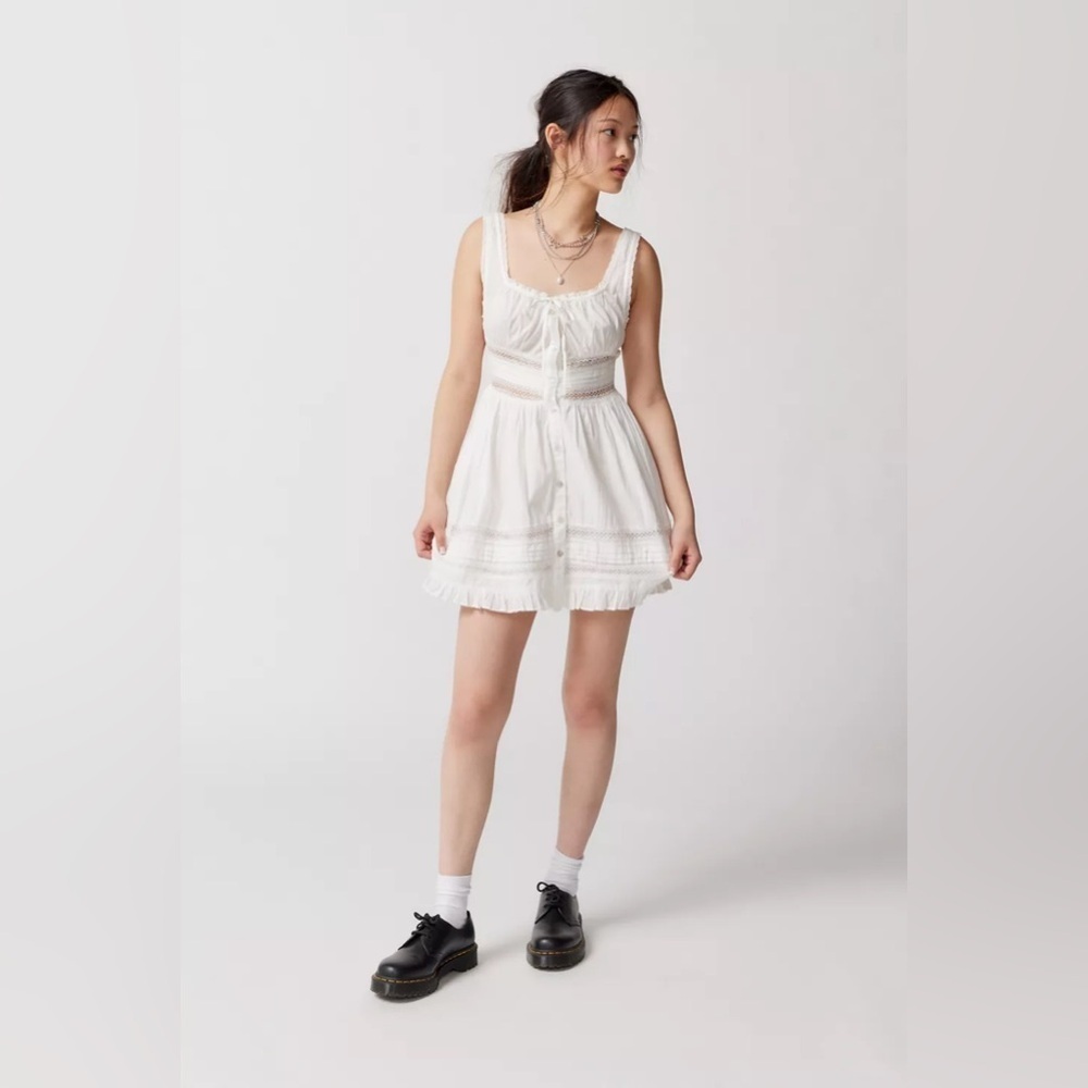 Urban Outfitters Angelina Coquette Milkmaid Mini Dress in White Cotton Medium